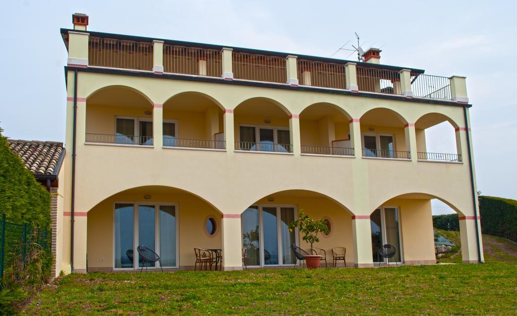 Villa Benvenuto Costermano Eksteriør billede