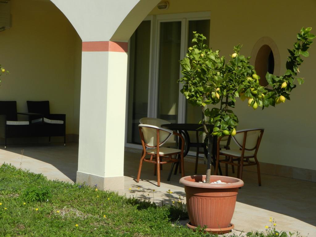 Villa Benvenuto Costermano Eksteriør billede